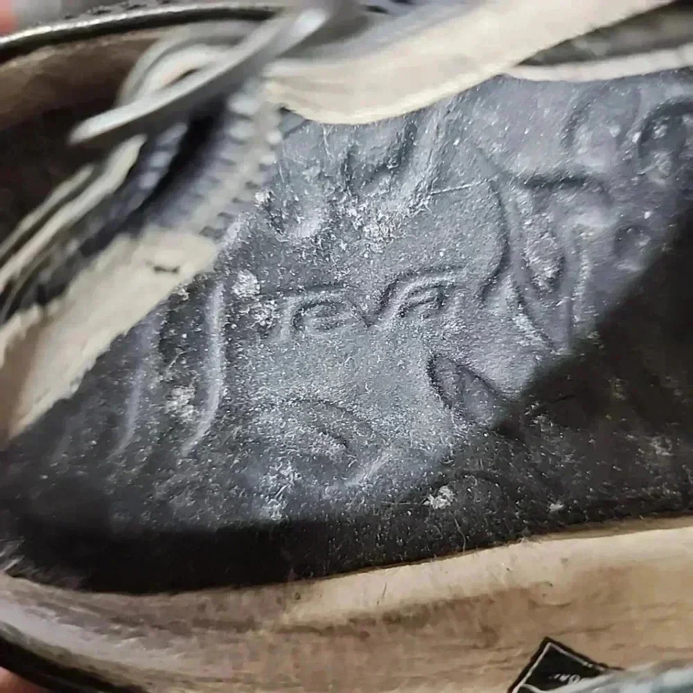 Teva Women's Leather Clogs.  Size 8 - Picture 7 of 9